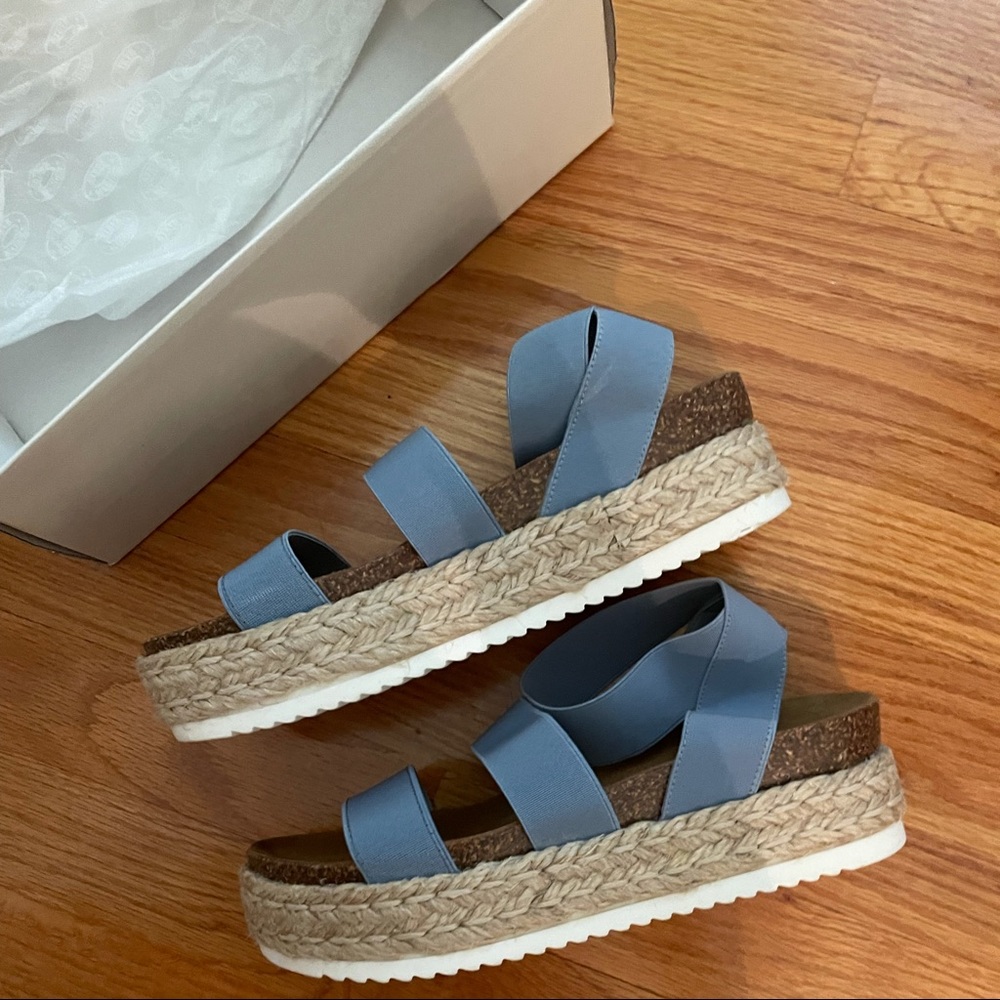 Steve Madden new in box strappy sandal